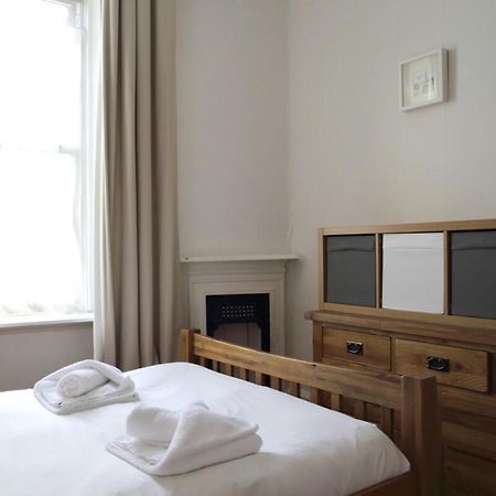 אדינבורו Central And Spacious 2 Bedroom Flat With Garden מראה חיצוני תמונה