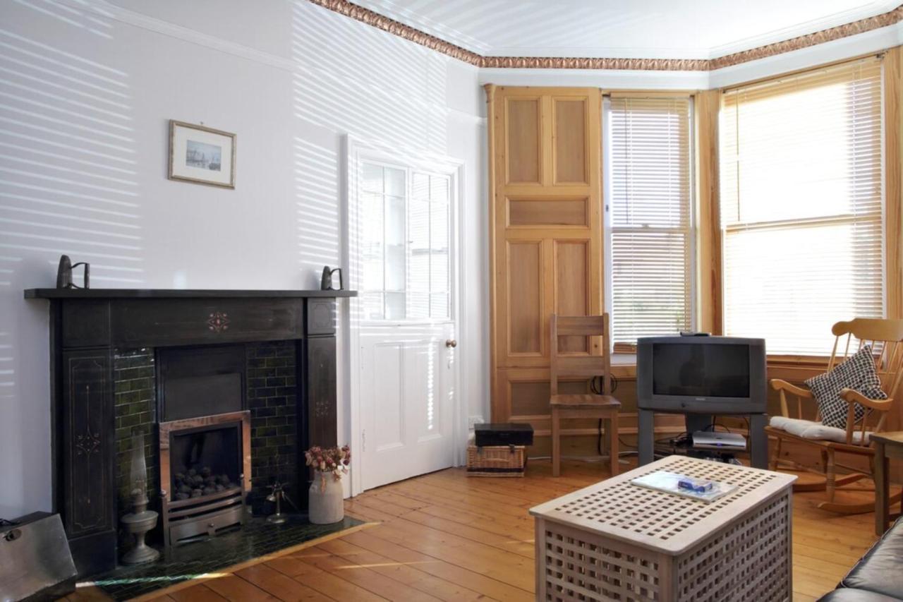 אדינבורו Central And Spacious 2 Bedroom Flat With Garden מראה חיצוני תמונה